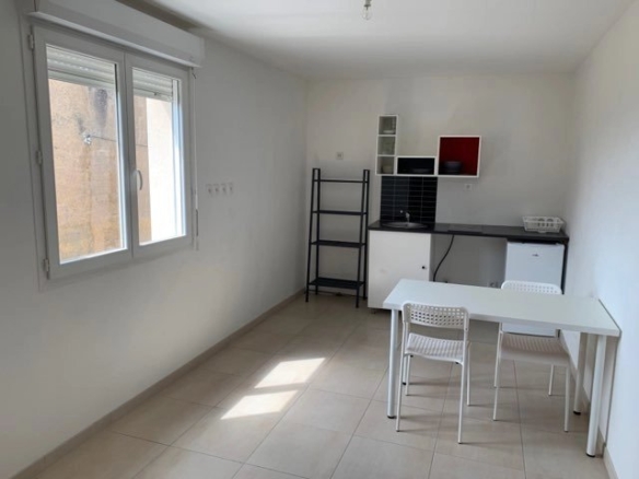 GRAND STUDIO 30M2 FAC TOUT INCLUS